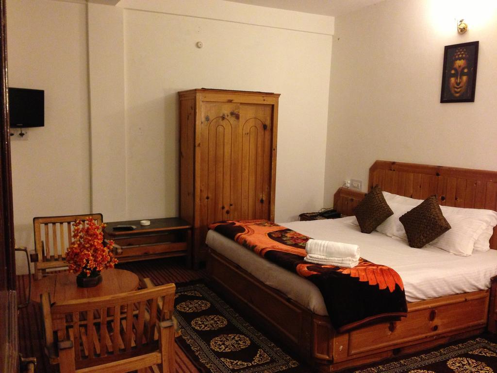 Akash Hills Hotel Manāli Exterior foto